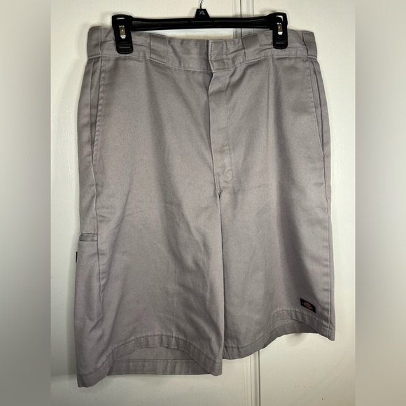 Dickies Men's grey sz34 work shorts "Loose Fit" - Picture 2 of 8